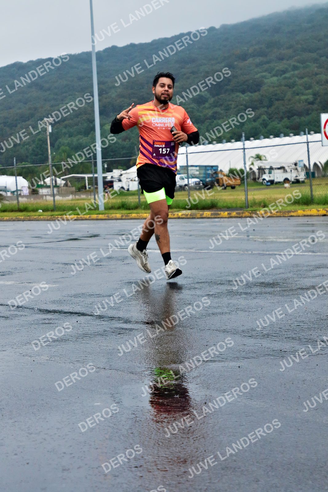 Foto de la CARRERA OMNILIFE GUADALAJARA en Estadio Akron, Zapopan a las 08:06 · dorsal 157