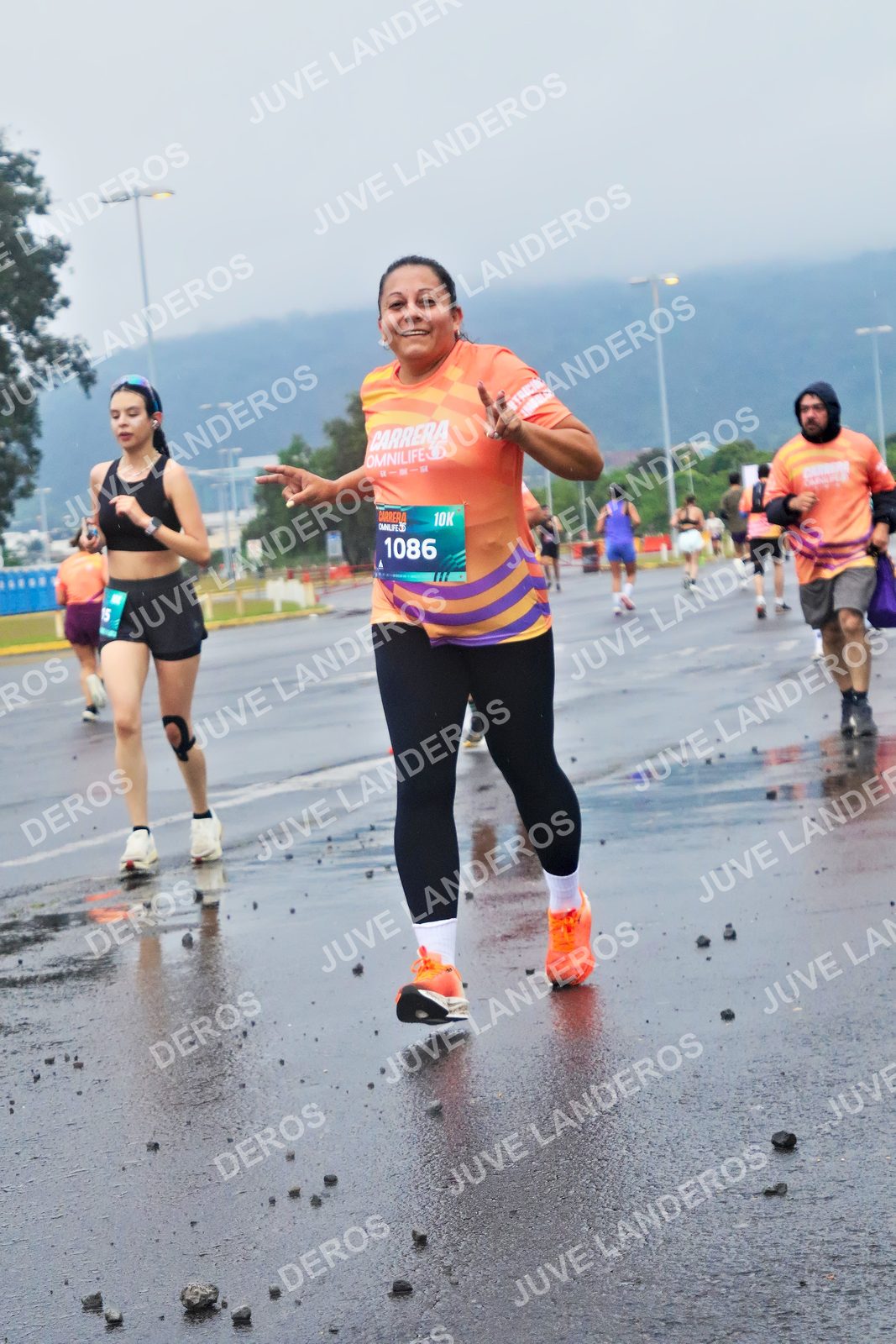 Foto de la CARRERA OMNILIFE GUADALAJARA en Estadio Akron, Zapopan a las 07:46 · dorsal 1086
