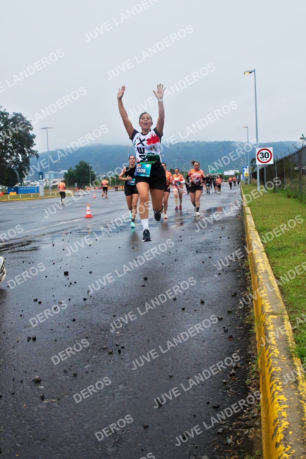 Foto de la CARRERA OMNILIFE GUADALAJARA en Estadio Akron, Zapopan a las 07:40 · dorsal 1506, 30