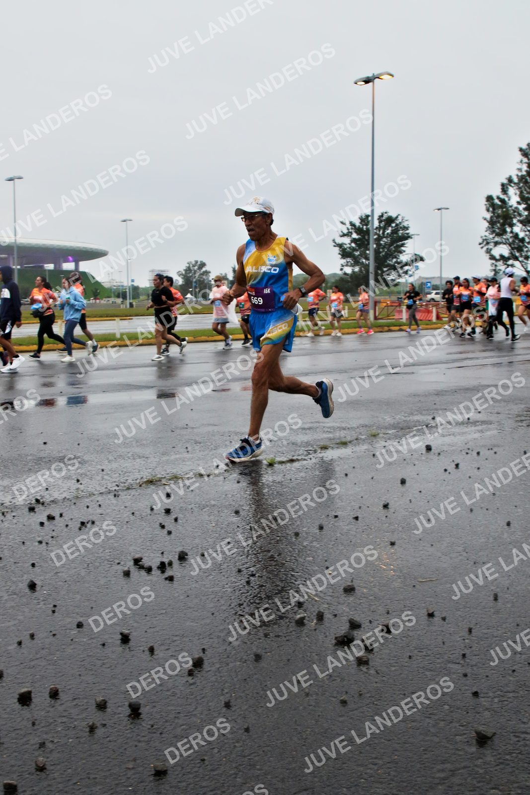 Foto de la CARRERA OMNILIFE GUADALAJARA en Estadio Akron, Zapopan a las 07:25 · dorsal 669