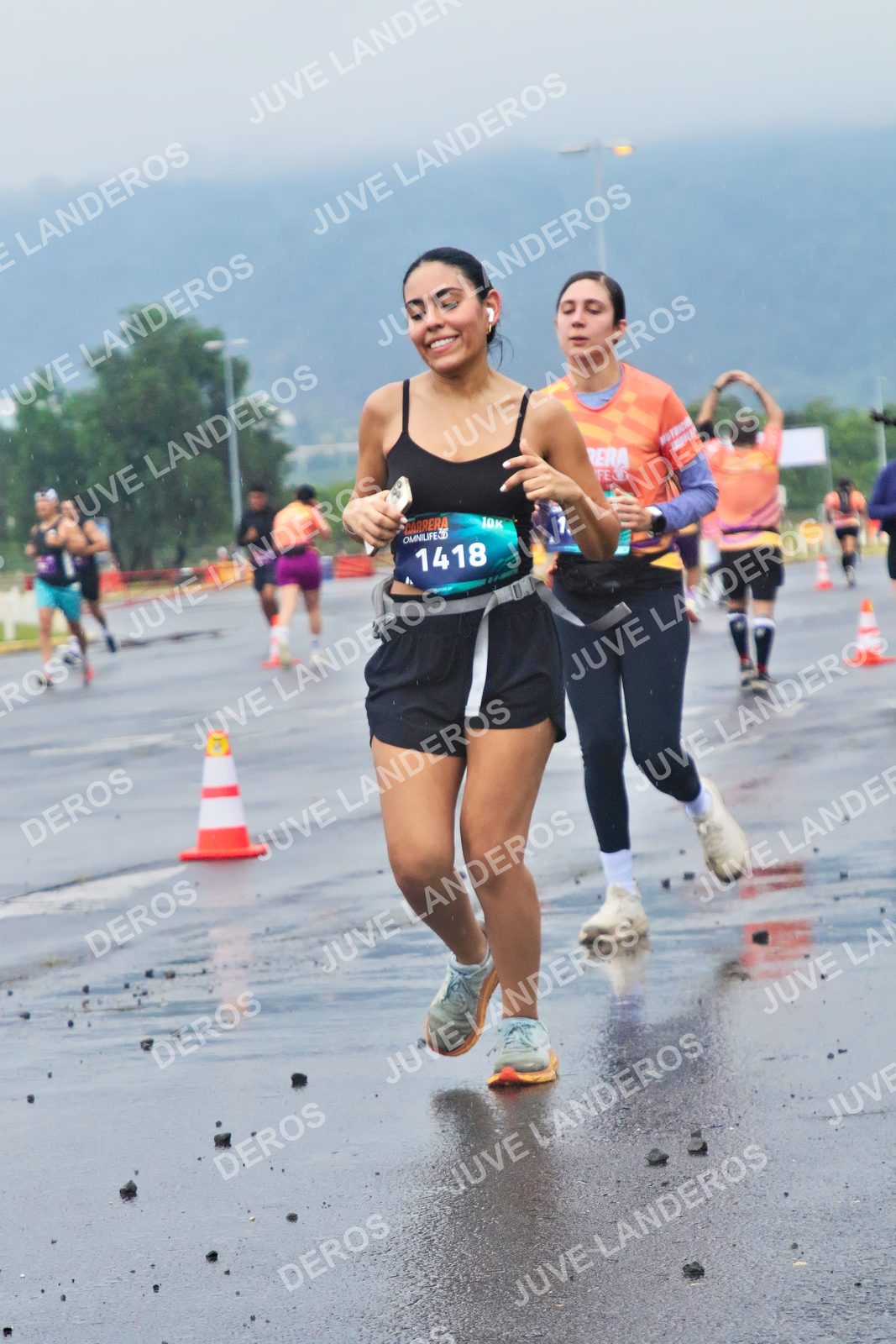 Foto de la CARRERA OMNILIFE GUADALAJARA en Estadio Akron, Zapopan a las 07:47 · dorsal 1418