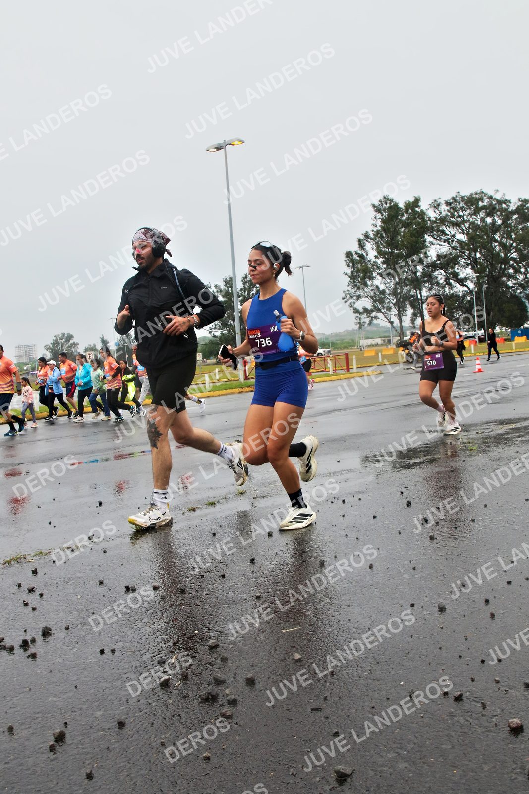 Foto de la CARRERA OMNILIFE GUADALAJARA en Estadio Akron, Zapopan a las 07:31 · dorsal 736, 570