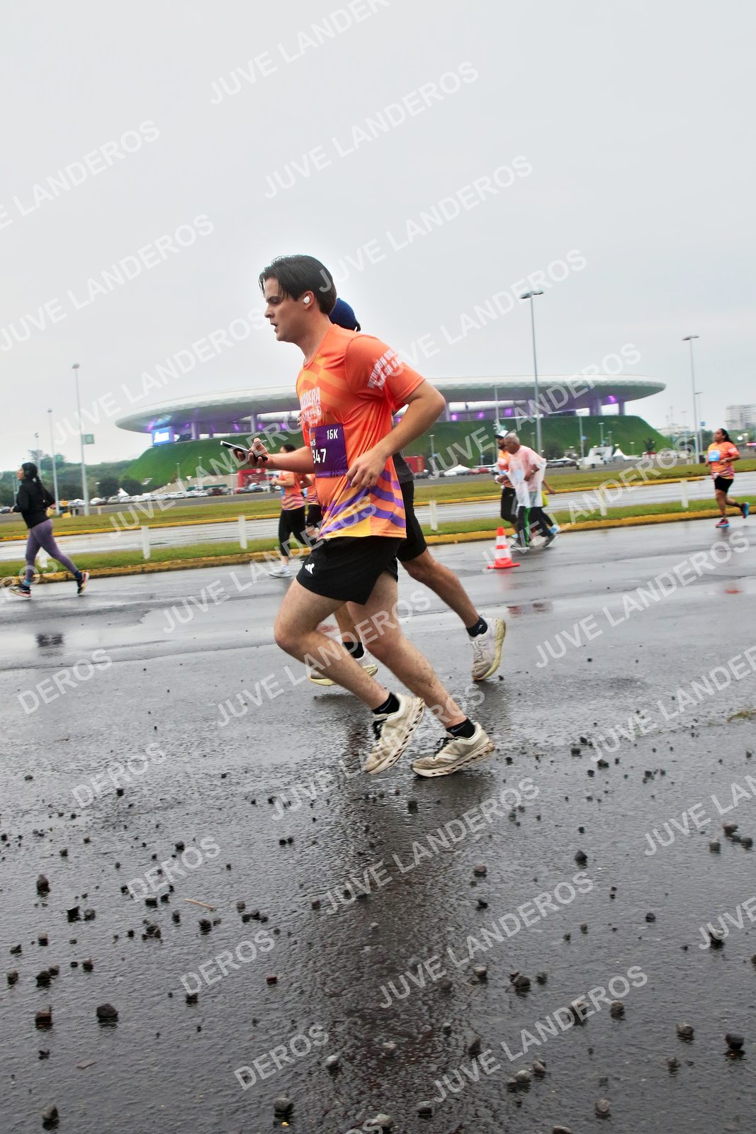 Foto de la CARRERA OMNILIFE GUADALAJARA en Estadio Akron, Zapopan a las 07:26 · dorsal 347