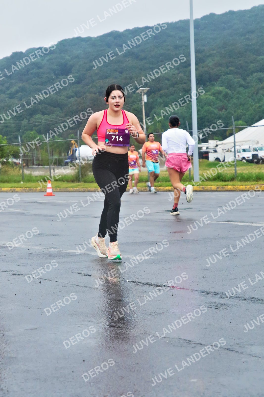 Foto de la CARRERA OMNILIFE GUADALAJARA en Estadio Akron, Zapopan a las 07:52 · dorsal 714
