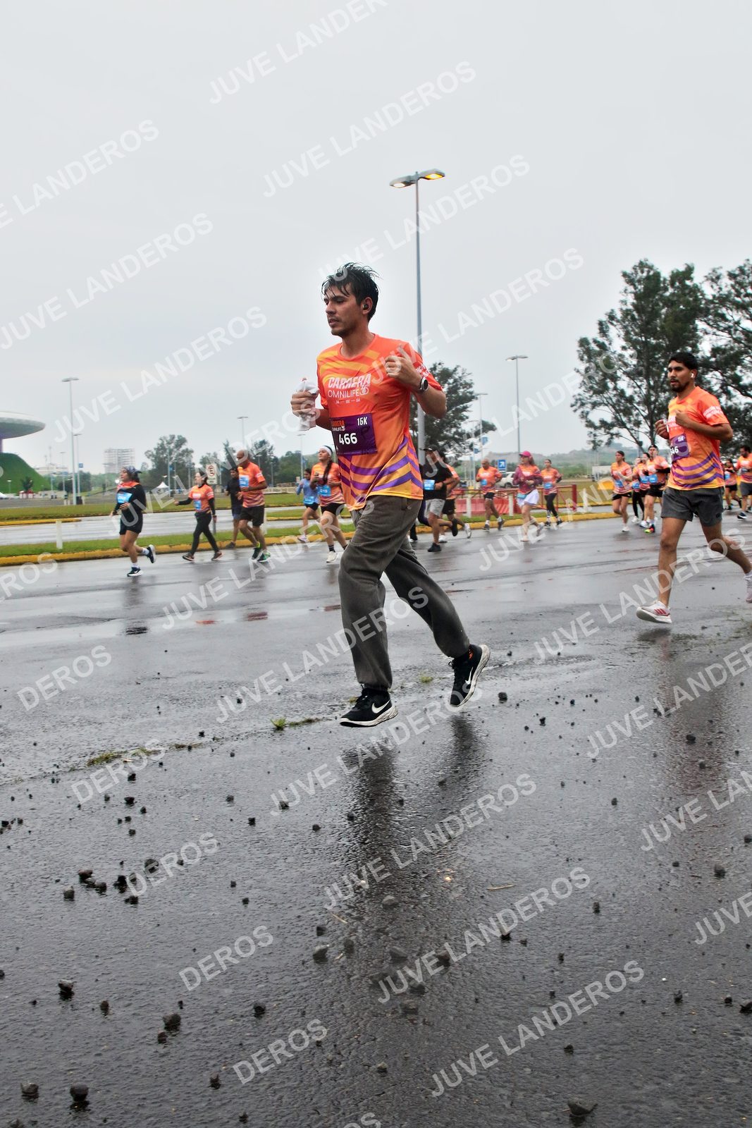 Foto de la CARRERA OMNILIFE GUADALAJARA en Estadio Akron, Zapopan a las 07:25 · dorsal 466