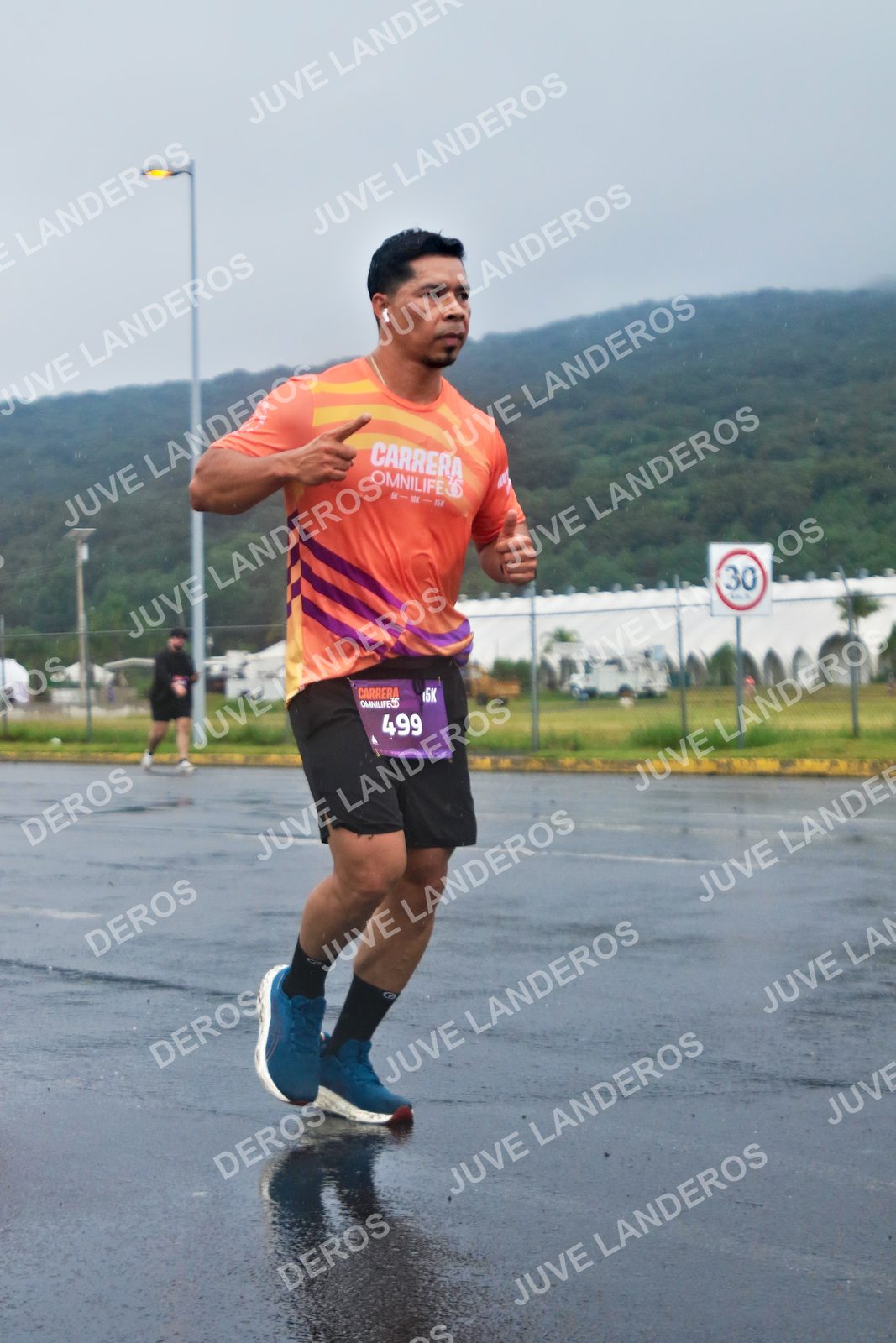 Foto de la CARRERA OMNILIFE GUADALAJARA en Estadio Akron, Zapopan a las 08:00 · dorsal 30, 499
