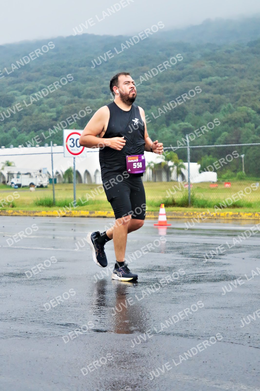 Foto de la CARRERA OMNILIFE GUADALAJARA en Estadio Akron, Zapopan a las 08:10 · dorsal 30, 558
