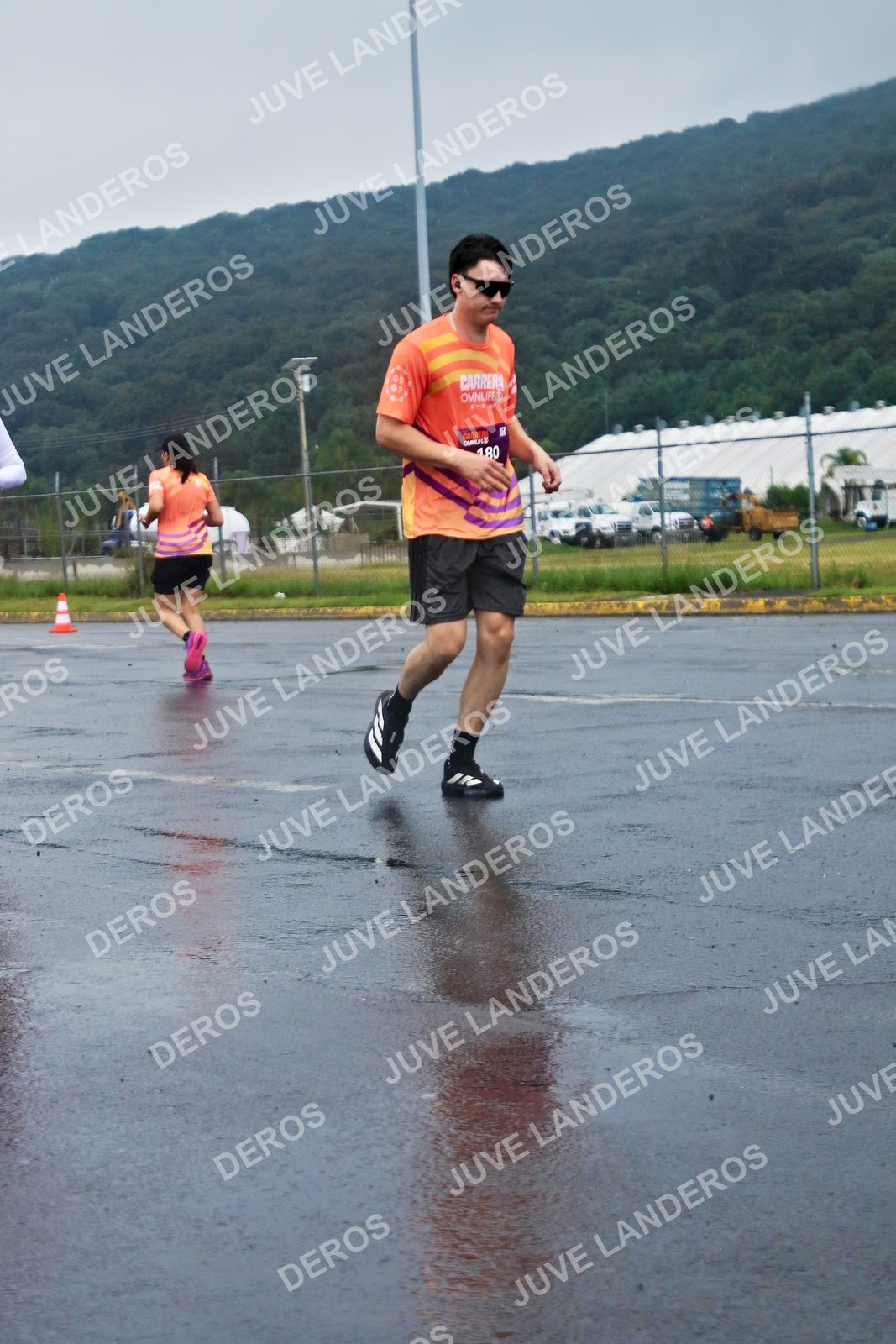 Foto de la CARRERA OMNILIFE GUADALAJARA en Estadio Akron, Zapopan a las 07:56 · dorsal 180