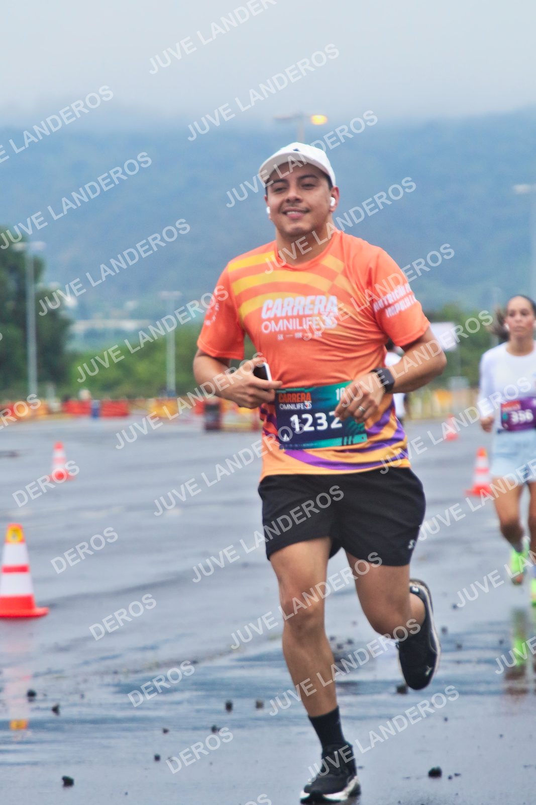 Foto de la CARRERA OMNILIFE GUADALAJARA en Estadio Akron, Zapopan a las 07:35 · dorsal 1232, 10, 356