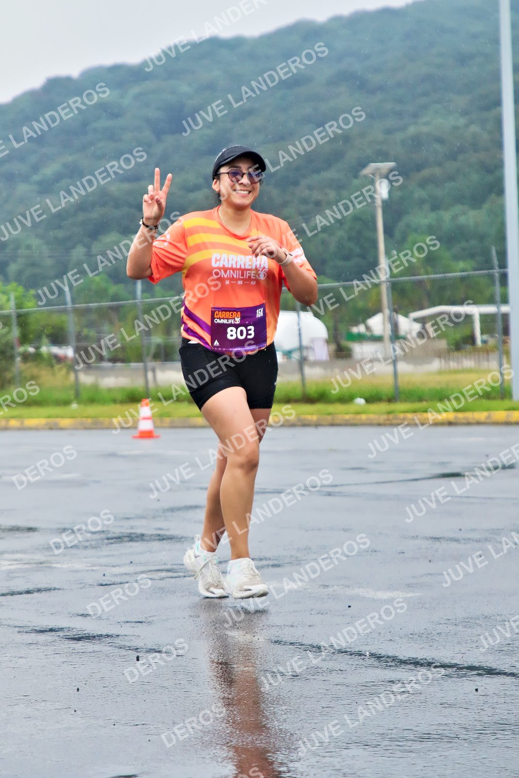 Foto de la CARRERA OMNILIFE GUADALAJARA en Estadio Akron, Zapopan a las 08:07 · dorsal 803