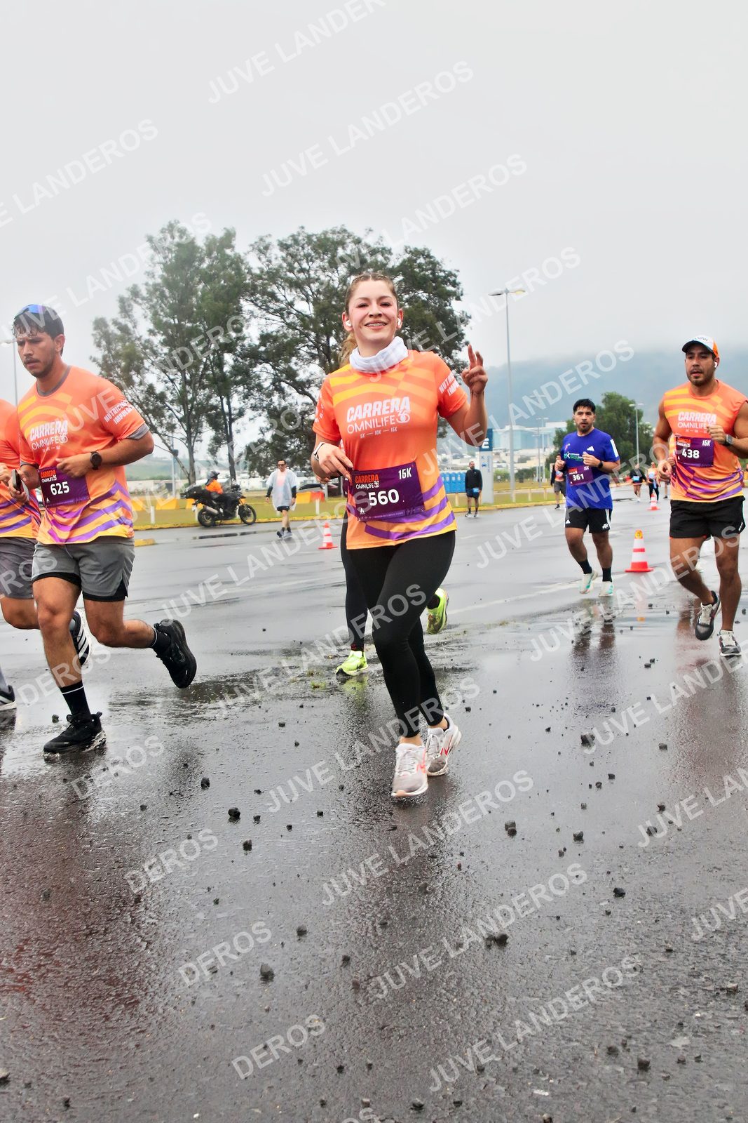 Foto de la CARRERA OMNILIFE GUADALAJARA en Estadio Akron, Zapopan a las 07:30 · dorsal 560, 625, 438, 361