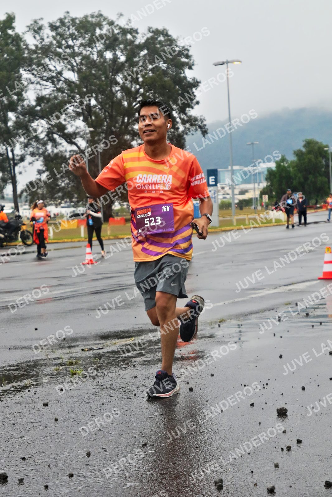 Foto de la CARRERA OMNILIFE GUADALAJARA en Estadio Akron, Zapopan a las 07:30 · dorsal 523