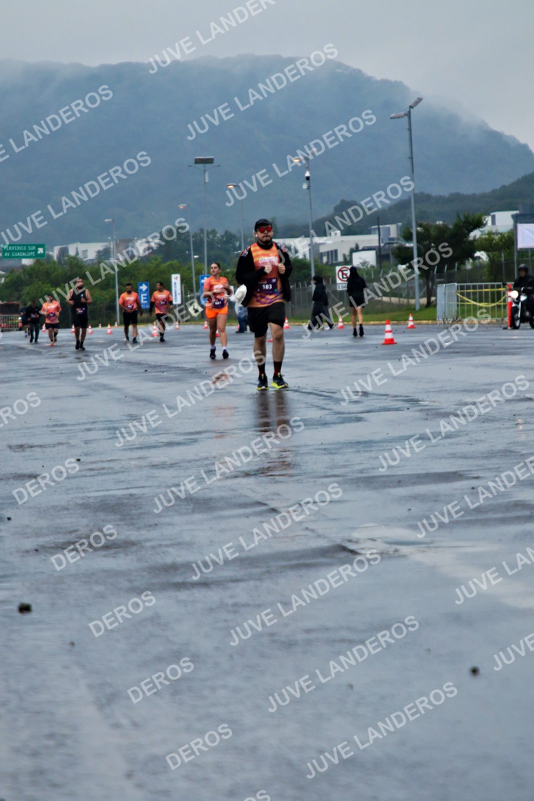 Foto de la CARRERA OMNILIFE GUADALAJARA en Estadio Akron, Zapopan a las 08:09 · dorsal 183