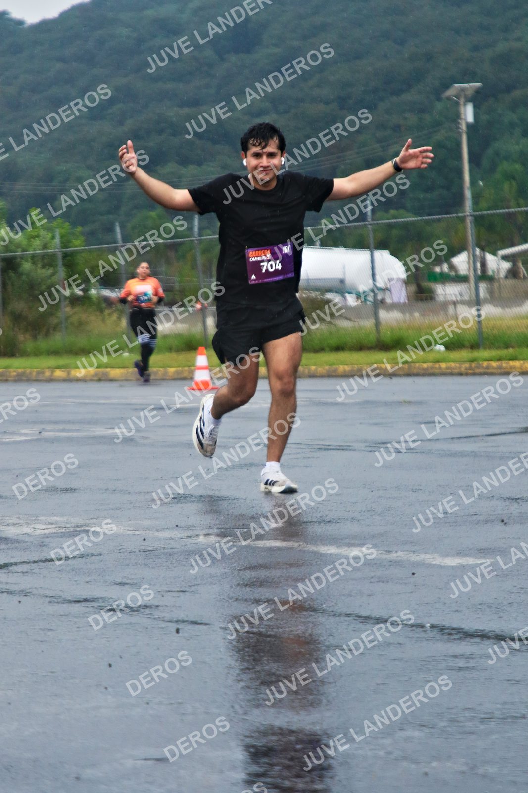 Foto de la CARRERA OMNILIFE GUADALAJARA en Estadio Akron, Zapopan a las 07:57 · dorsal 704