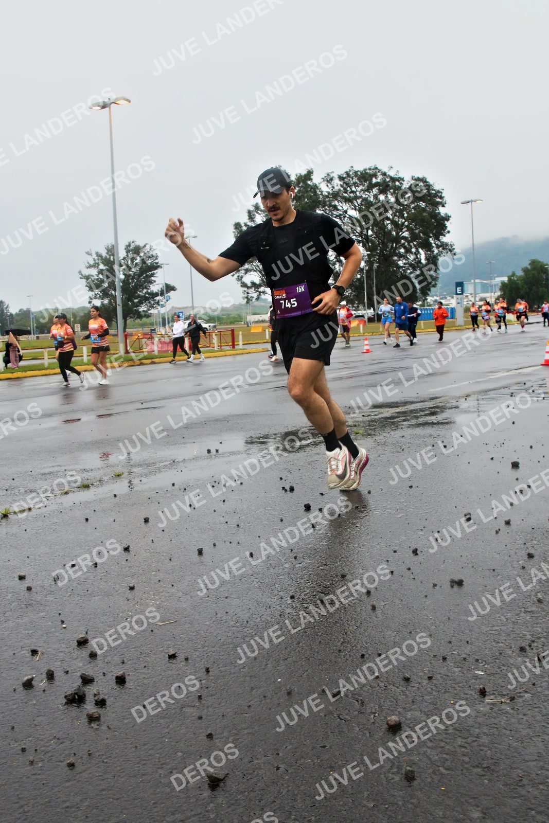 Foto de la CARRERA OMNILIFE GUADALAJARA en Estadio Akron, Zapopan a las 07:29 · dorsal 745