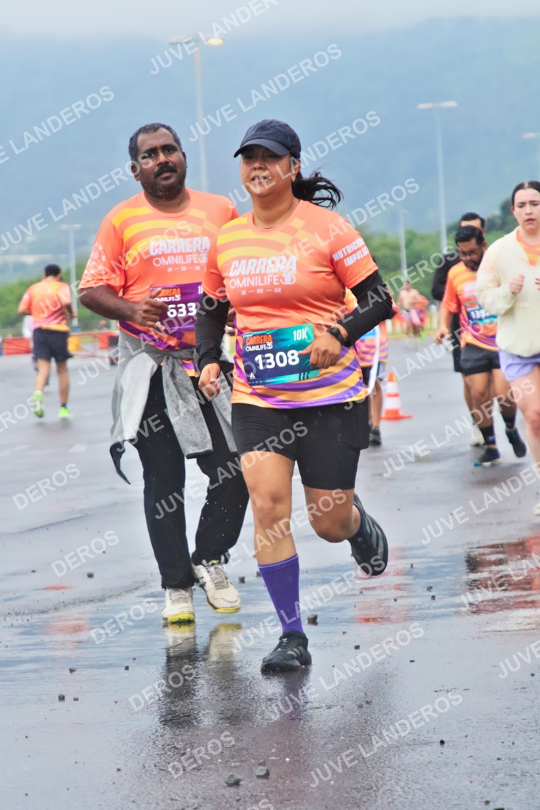 Foto de la CARRERA OMNILIFE GUADALAJARA en Estadio Akron, Zapopan a las 07:49 · dorsal 1308, 533, 139