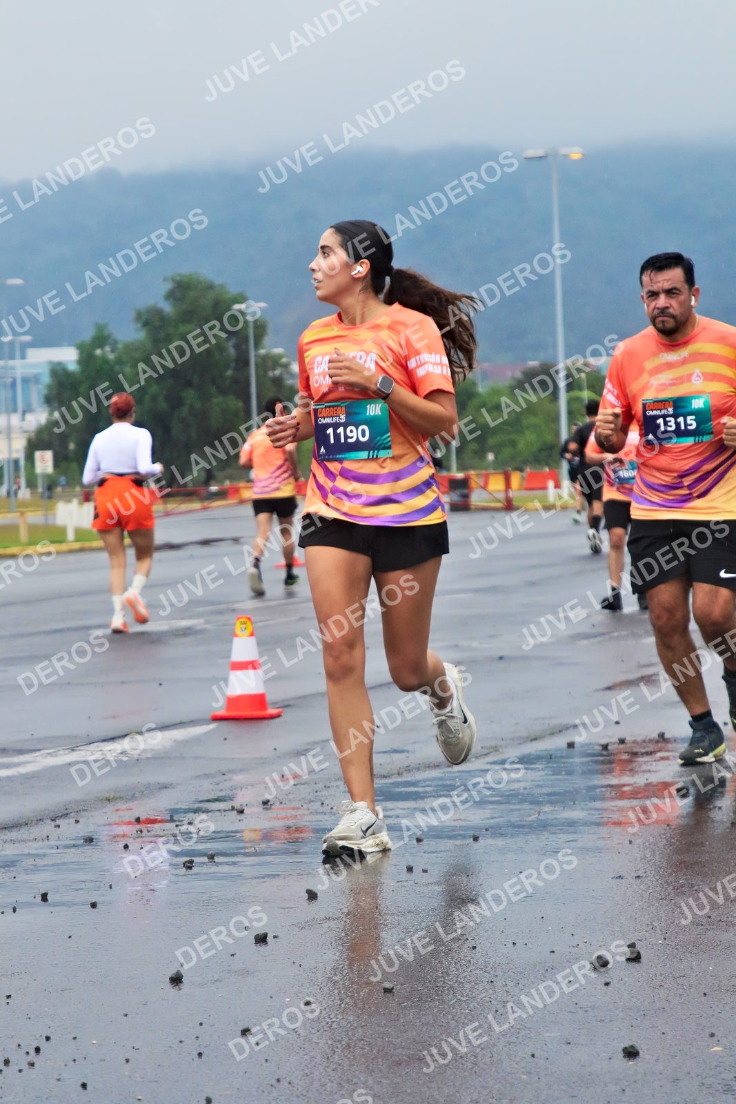 Foto de la CARRERA OMNILIFE GUADALAJARA en Estadio Akron, Zapopan a las 07:45 · dorsal 1190, 1315