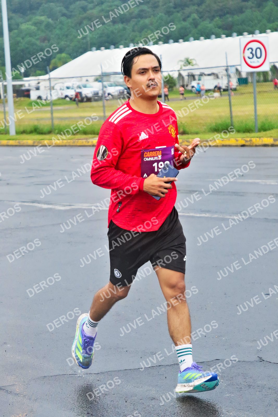 Foto de la CARRERA OMNILIFE GUADALAJARA en Estadio Akron, Zapopan a las 07:50 · dorsal 30
