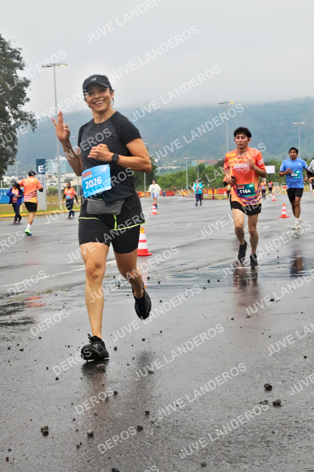 Foto de la CARRERA OMNILIFE GUADALAJARA en Estadio Akron, Zapopan a las 07:33 · dorsal 1164, 1678
