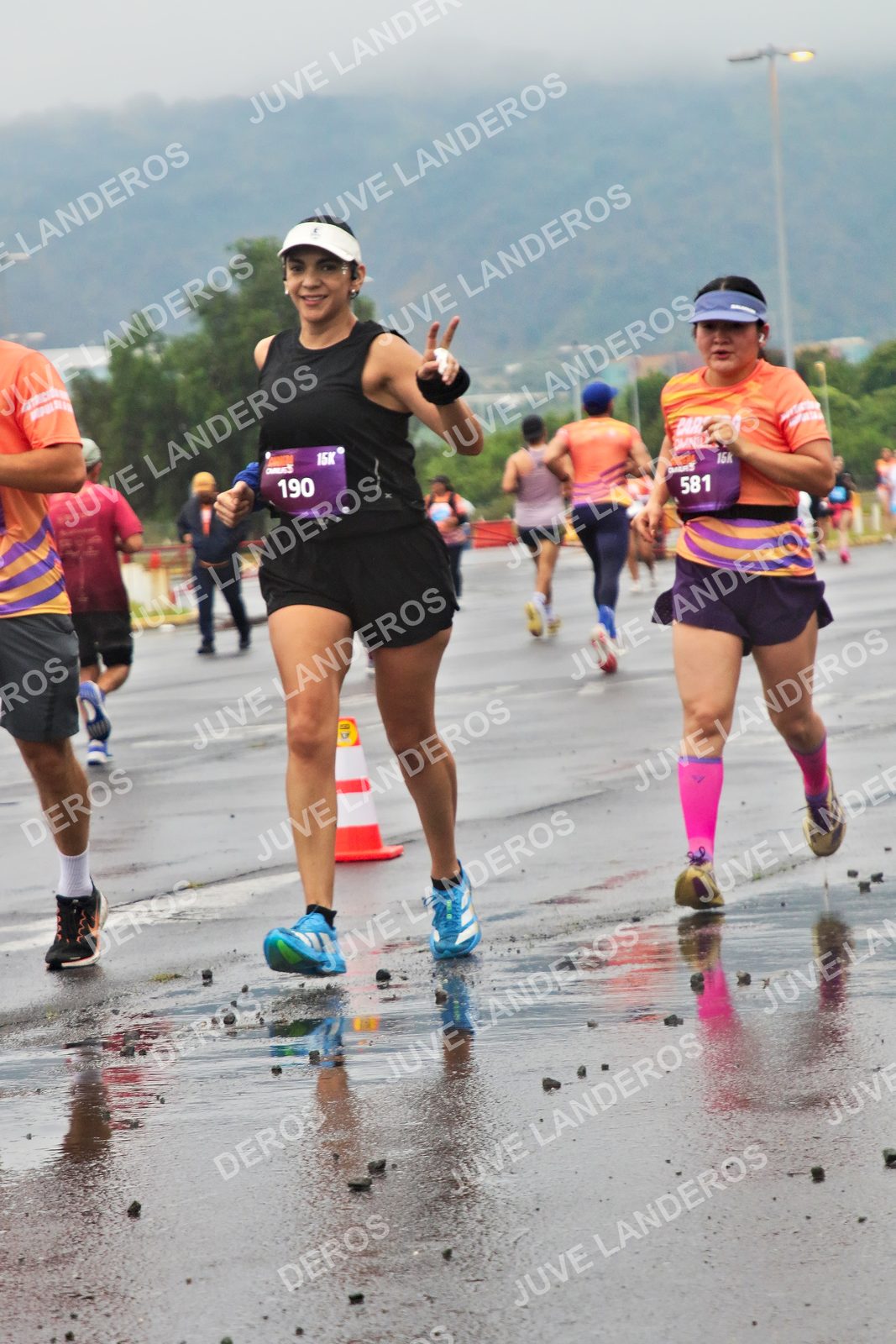 Foto de la CARRERA OMNILIFE GUADALAJARA en Estadio Akron, Zapopan a las 07:31 · dorsal 190, 581