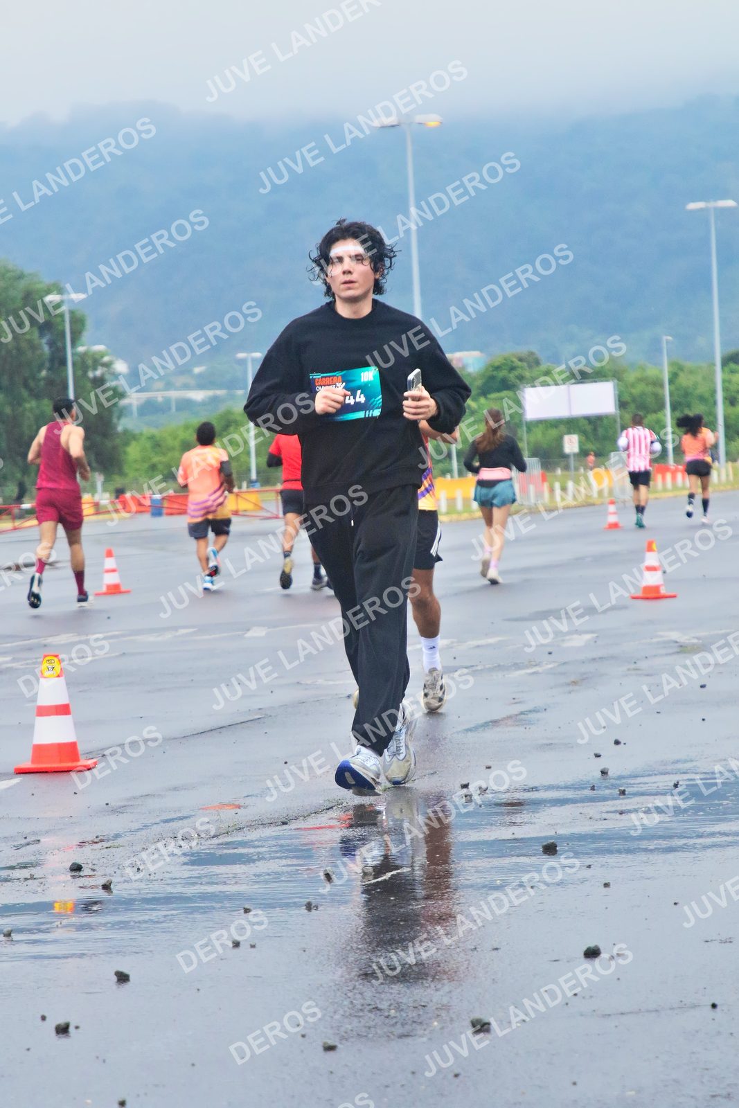 Foto de la CARRERA OMNILIFE GUADALAJARA en Estadio Akron, Zapopan a las 07:38 · dorsal 44