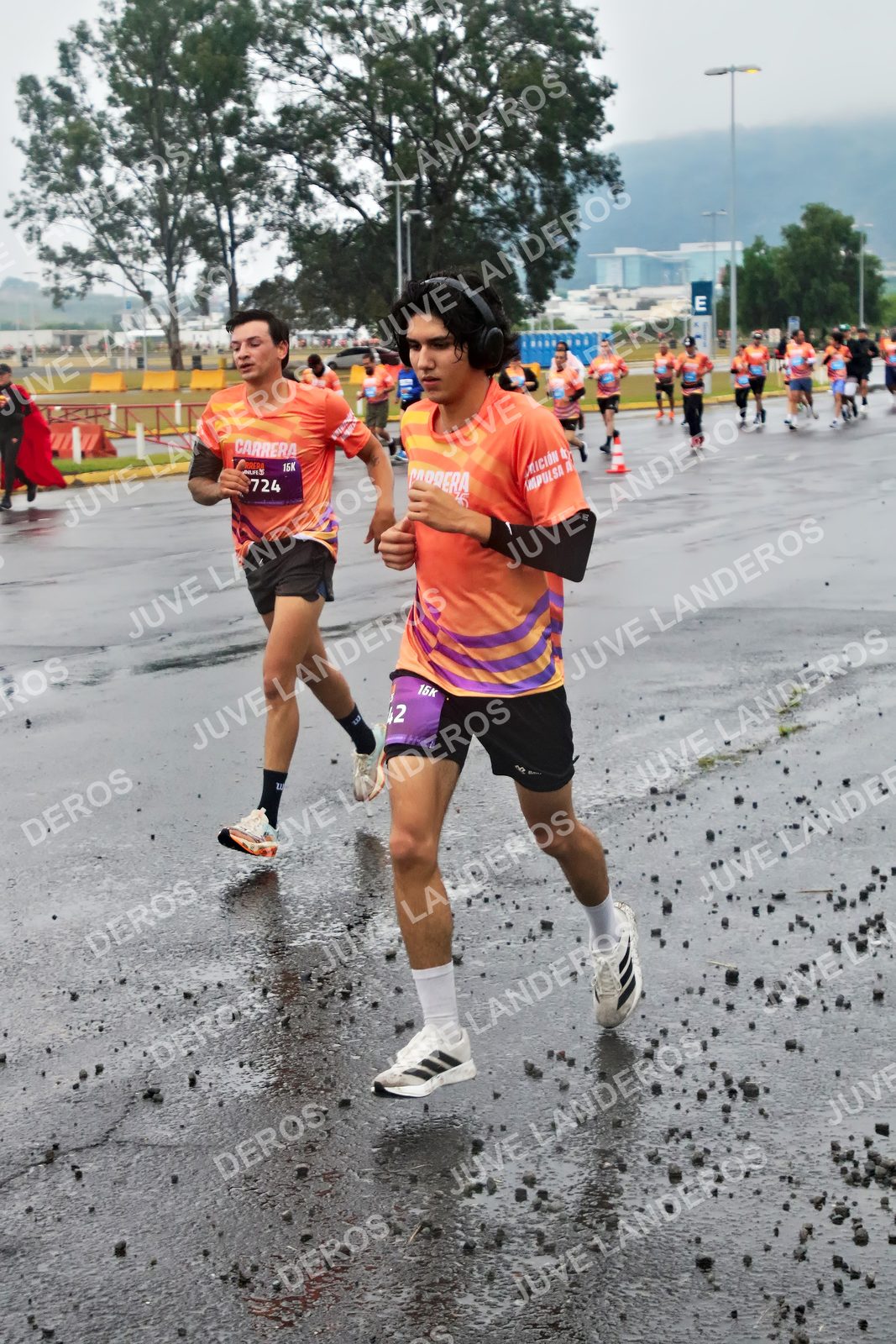 Foto de la CARRERA OMNILIFE GUADALAJARA en Estadio Akron, Zapopan a las 07:23 · dorsal 724, 42