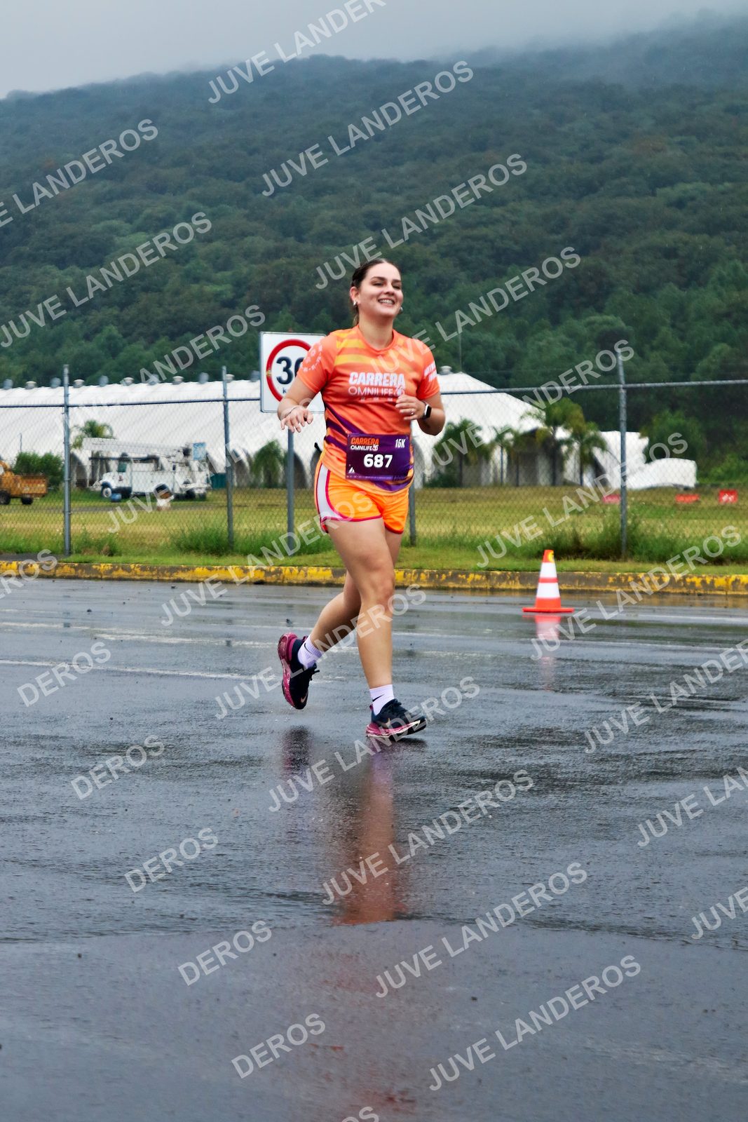 Foto de la CARRERA OMNILIFE GUADALAJARA en Estadio Akron, Zapopan a las 08:10 · dorsal 687