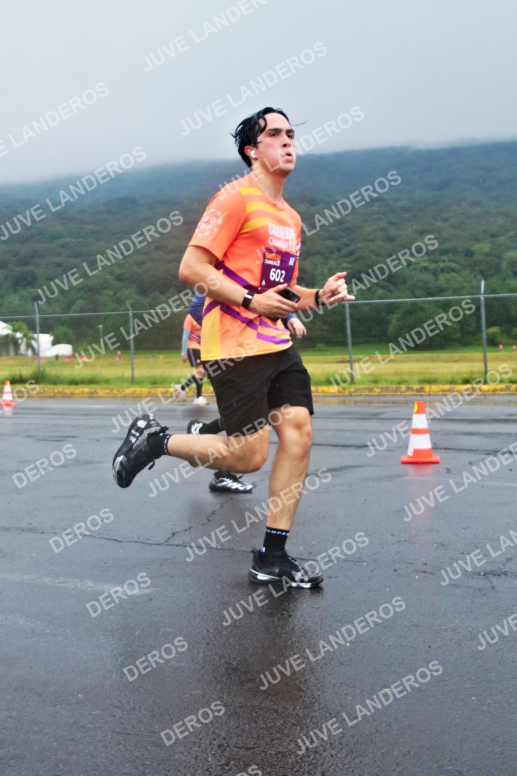 Foto de la CARRERA OMNILIFE GUADALAJARA en Estadio Akron, Zapopan a las 07:53 · dorsal 602