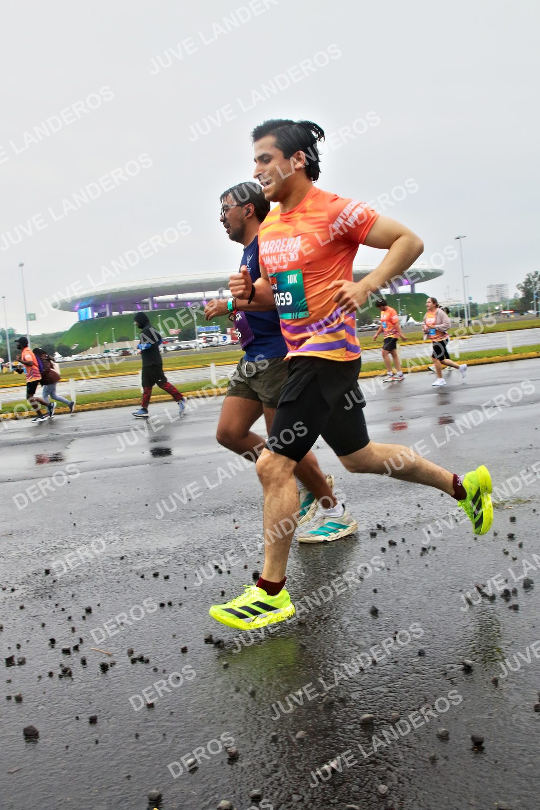 Foto de la CARRERA OMNILIFE GUADALAJARA en Estadio Akron, Zapopan a las 07:28 · dorsal 1059