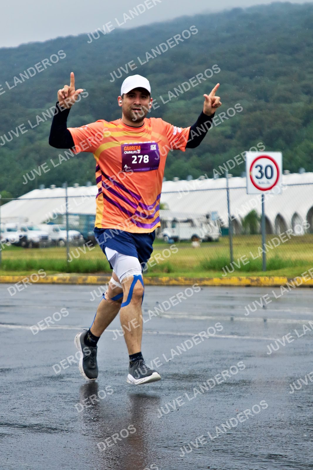 Foto de la CARRERA OMNILIFE GUADALAJARA en Estadio Akron, Zapopan a las 08:09 · dorsal 30, 278