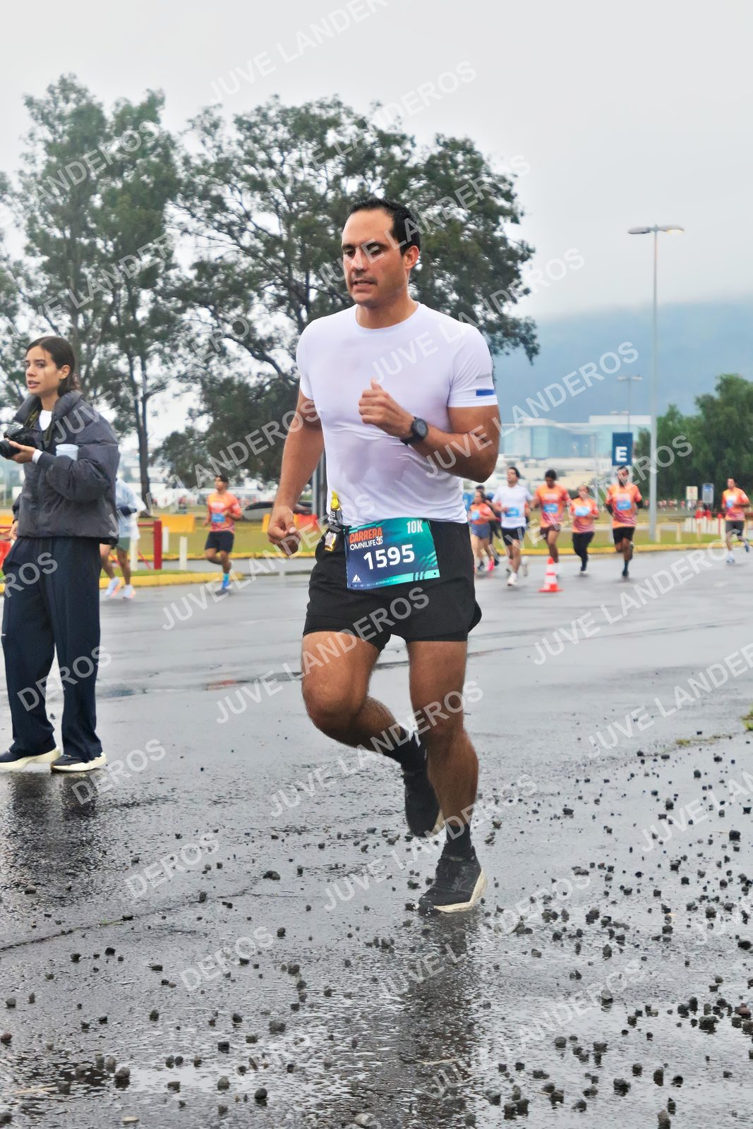 Foto de la CARRERA OMNILIFE GUADALAJARA en Estadio Akron, Zapopan a las 07:22 · dorsal 1595