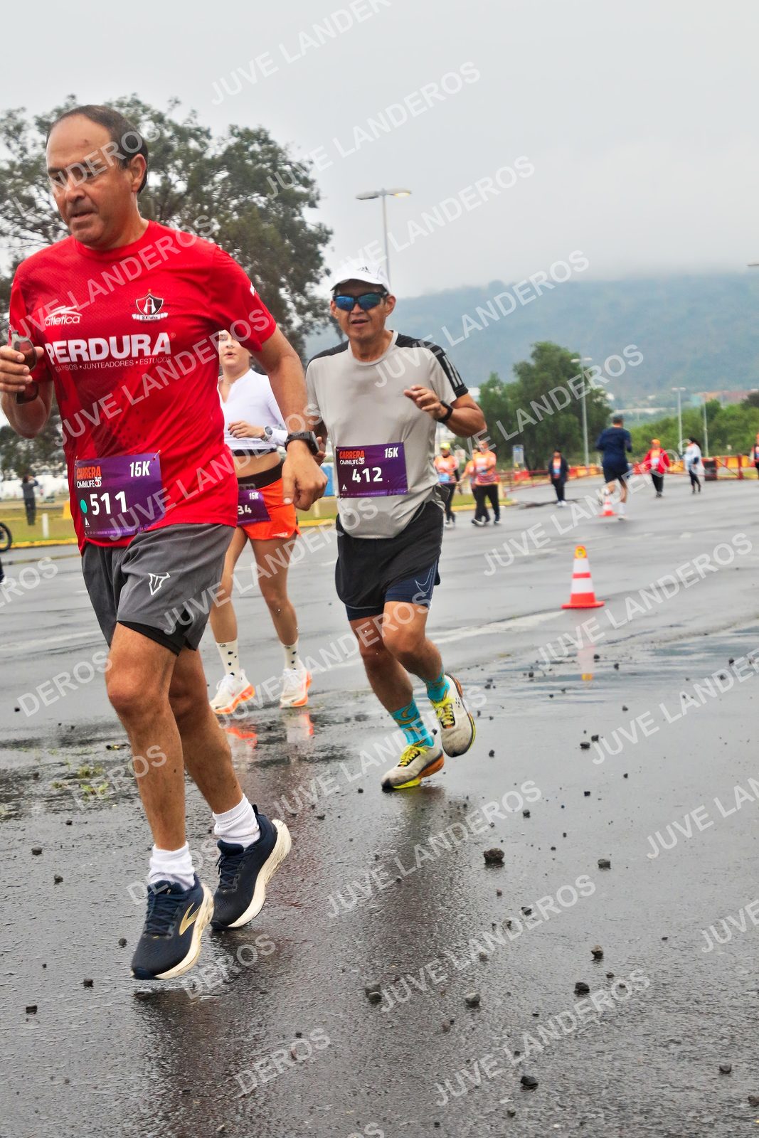 Foto de la CARRERA OMNILIFE GUADALAJARA en Estadio Akron, Zapopan a las 07:33 · dorsal 412, 511, 34