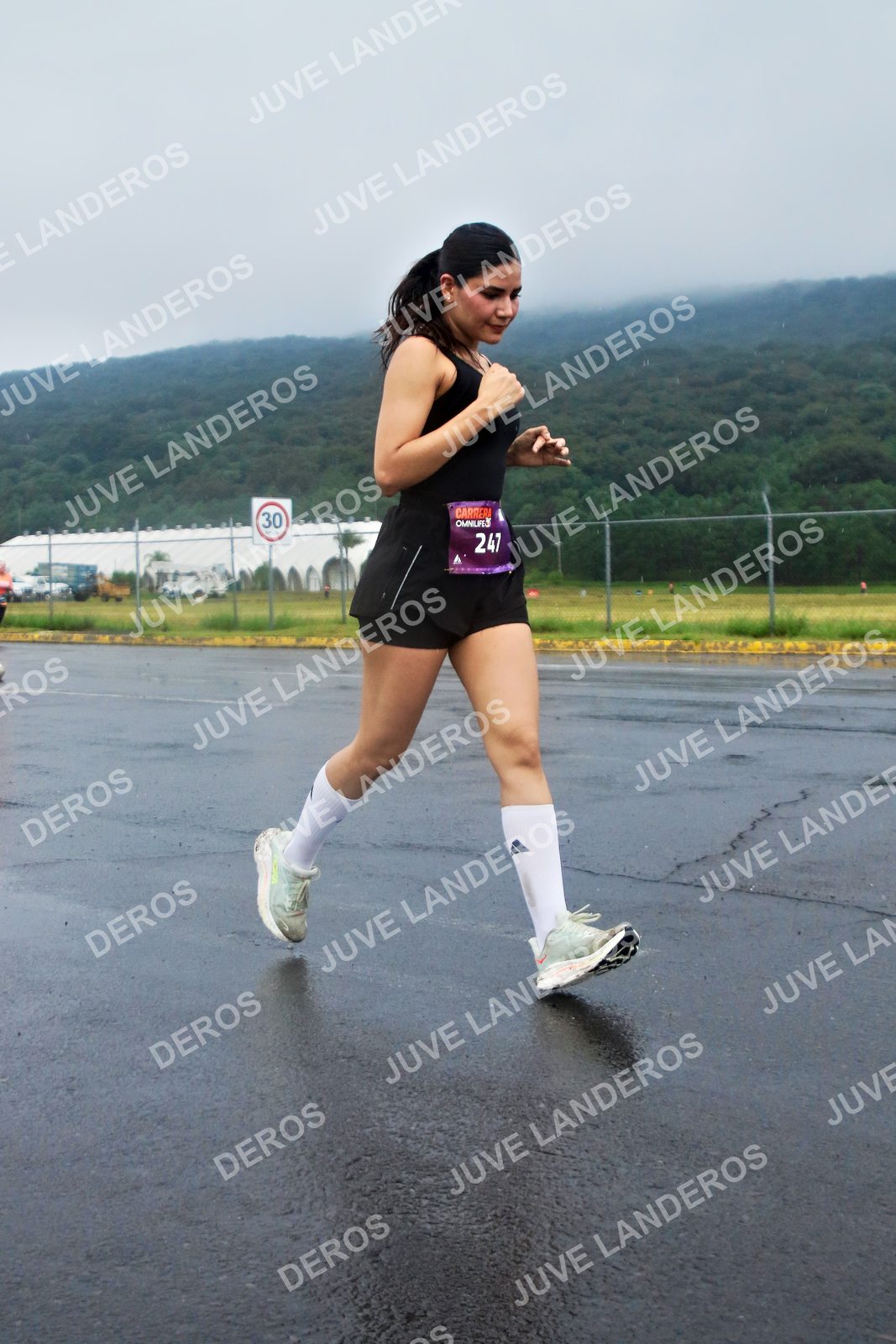 Foto de la CARRERA OMNILIFE GUADALAJARA en Estadio Akron, Zapopan a las 07:56 · dorsal 247, 30