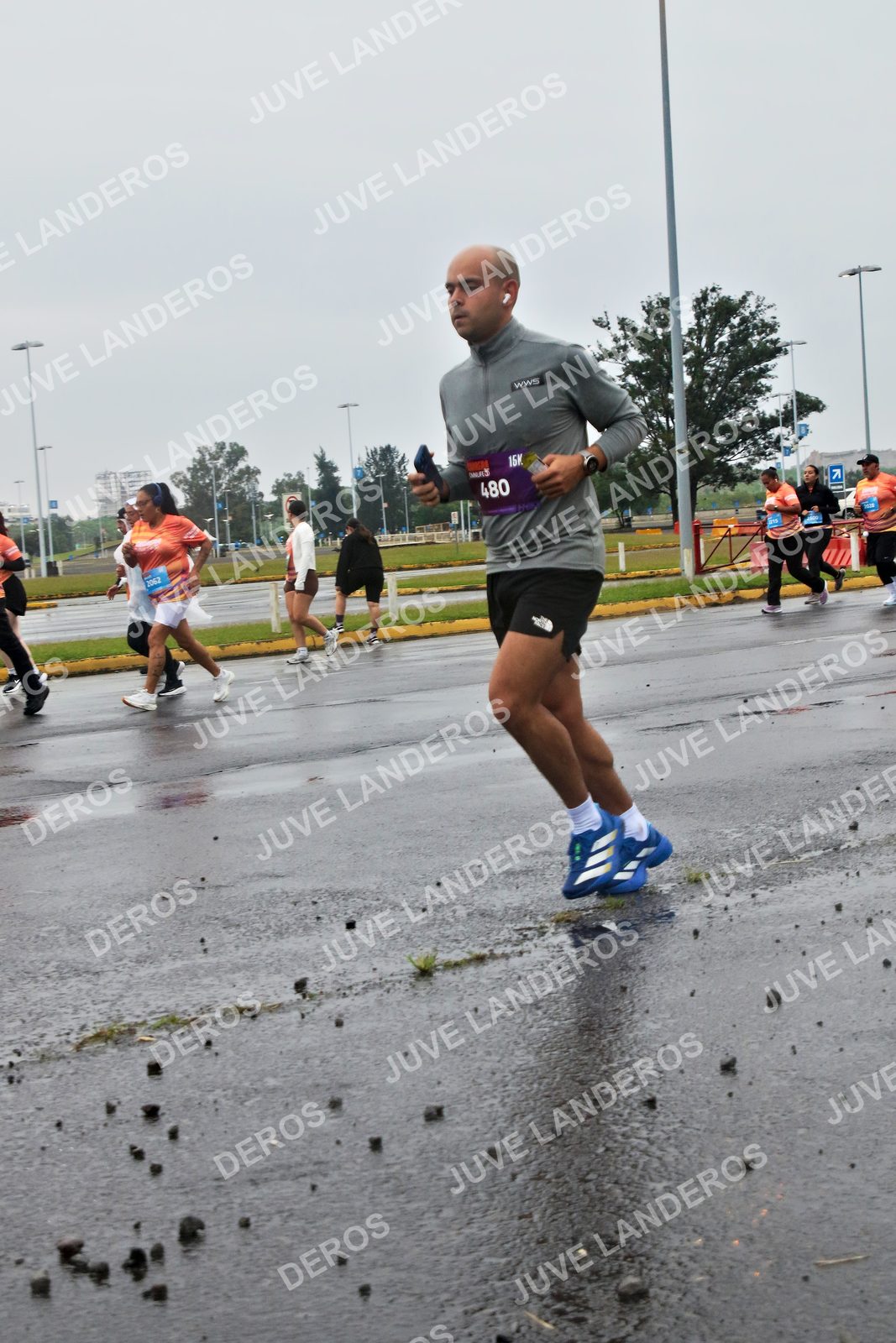 Foto de la CARRERA OMNILIFE GUADALAJARA en Estadio Akron, Zapopan a las 07:27 · dorsal 480, 2062