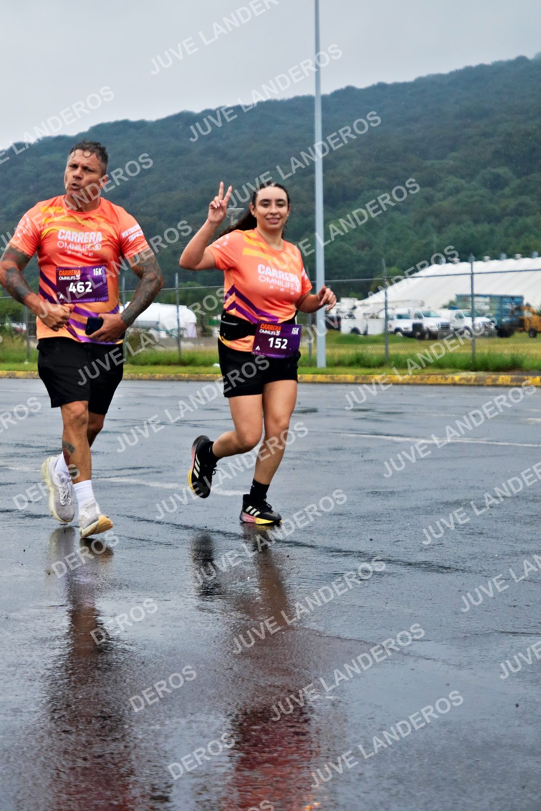 Foto de la CARRERA OMNILIFE GUADALAJARA en Estadio Akron, Zapopan a las 08:11 · dorsal 462, 152
