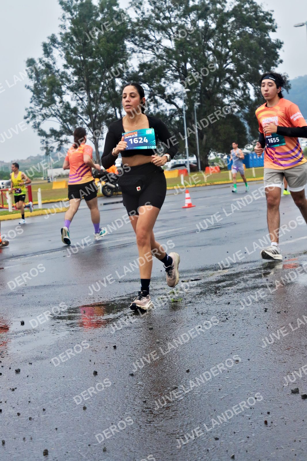 Foto de la CARRERA OMNILIFE GUADALAJARA en Estadio Akron, Zapopan a las 07:40 · dorsal 1655, 1624