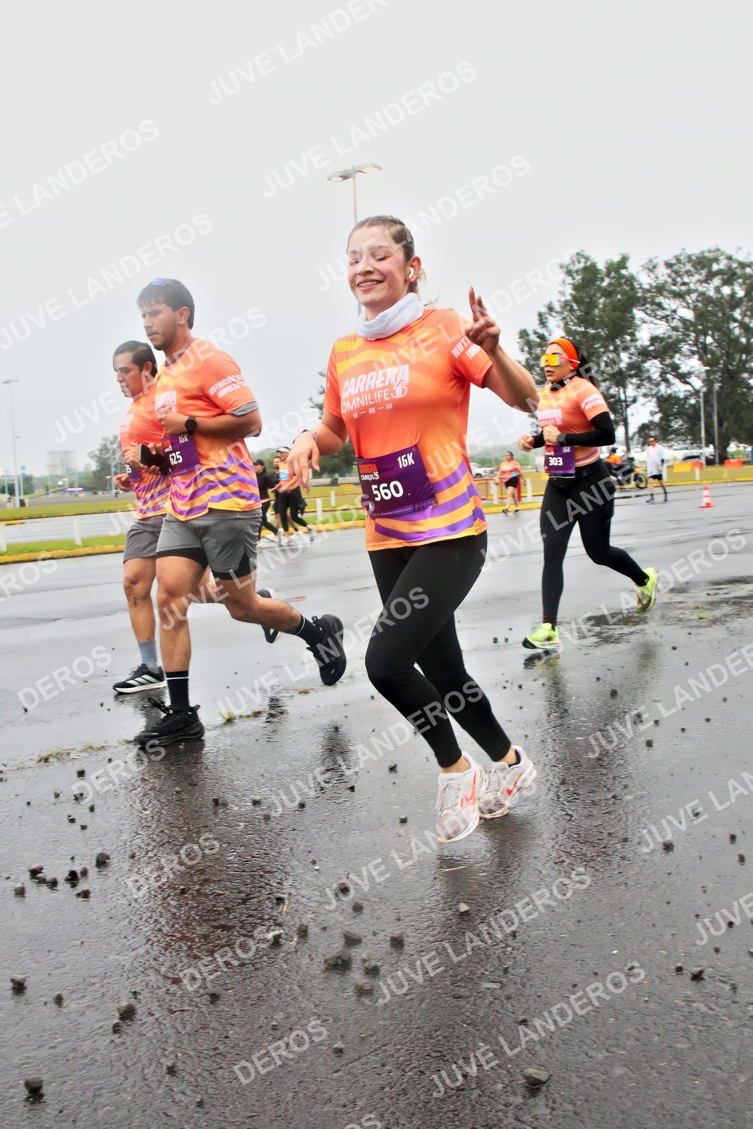 Foto de la CARRERA OMNILIFE GUADALAJARA en Estadio Akron, Zapopan a las 07:30 · dorsal 560, 303, 625