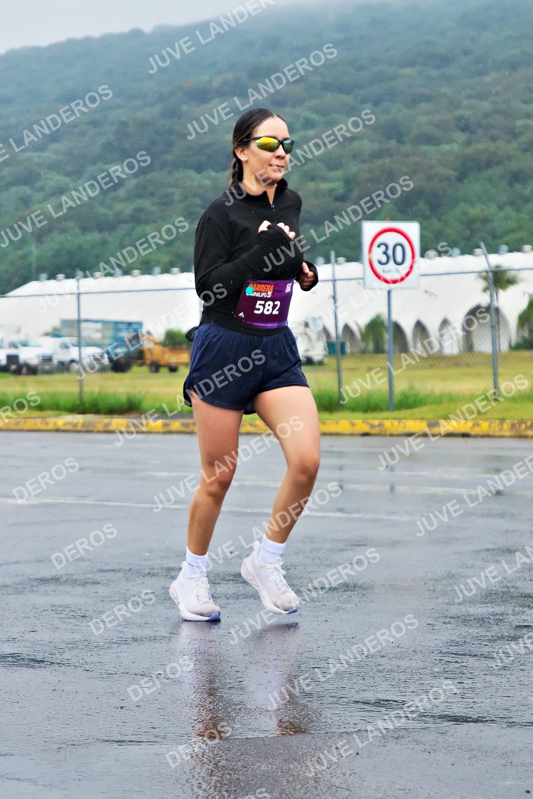Foto de la CARRERA OMNILIFE GUADALAJARA en Estadio Akron, Zapopan a las 08:07 · dorsal 582