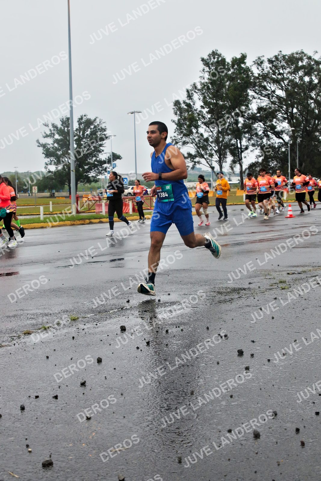 Foto de la CARRERA OMNILIFE GUADALAJARA en Estadio Akron, Zapopan a las 07:26 · dorsal 1384