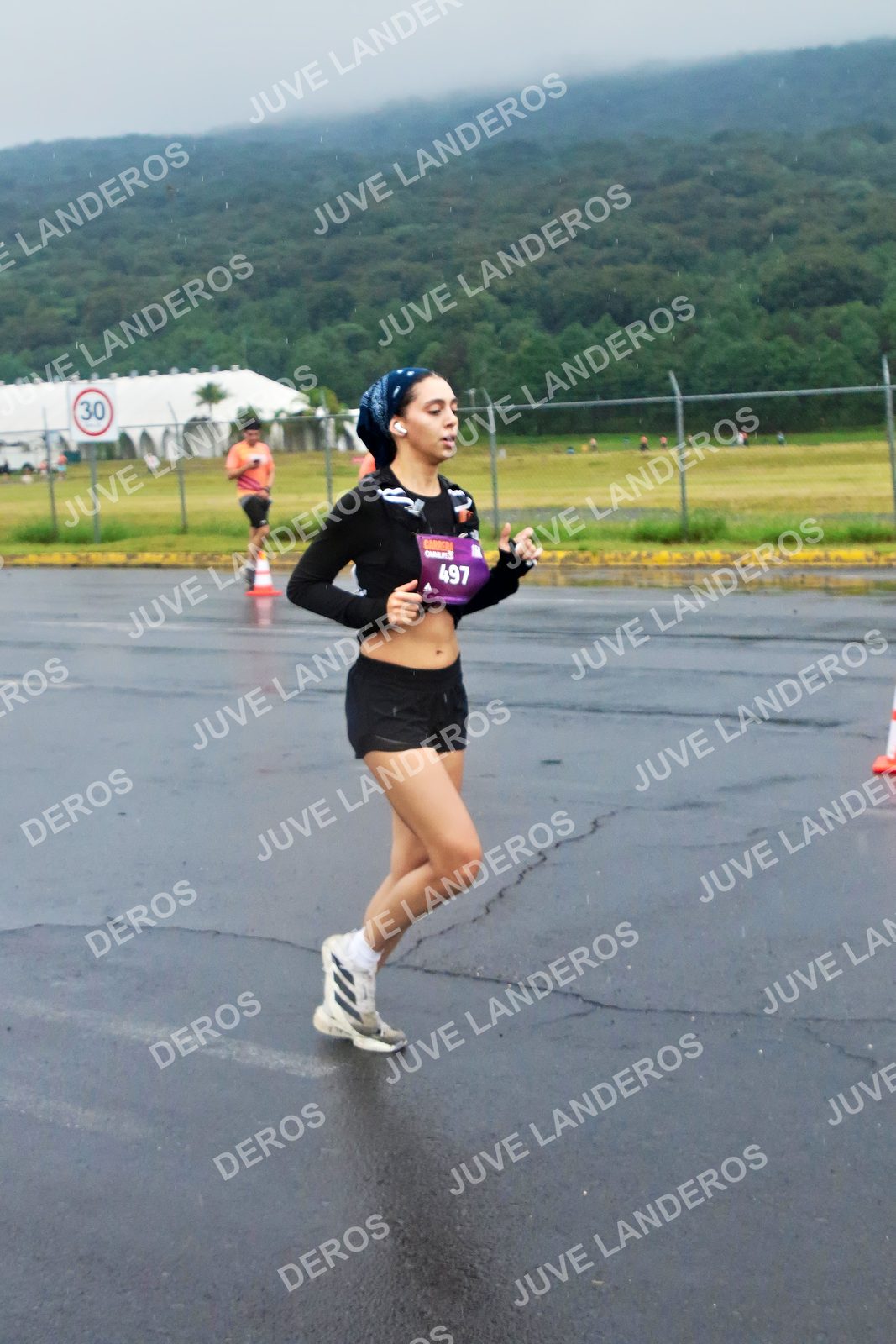 Foto de la CARRERA OMNILIFE GUADALAJARA en Estadio Akron, Zapopan a las 07:51 · dorsal 30, 497