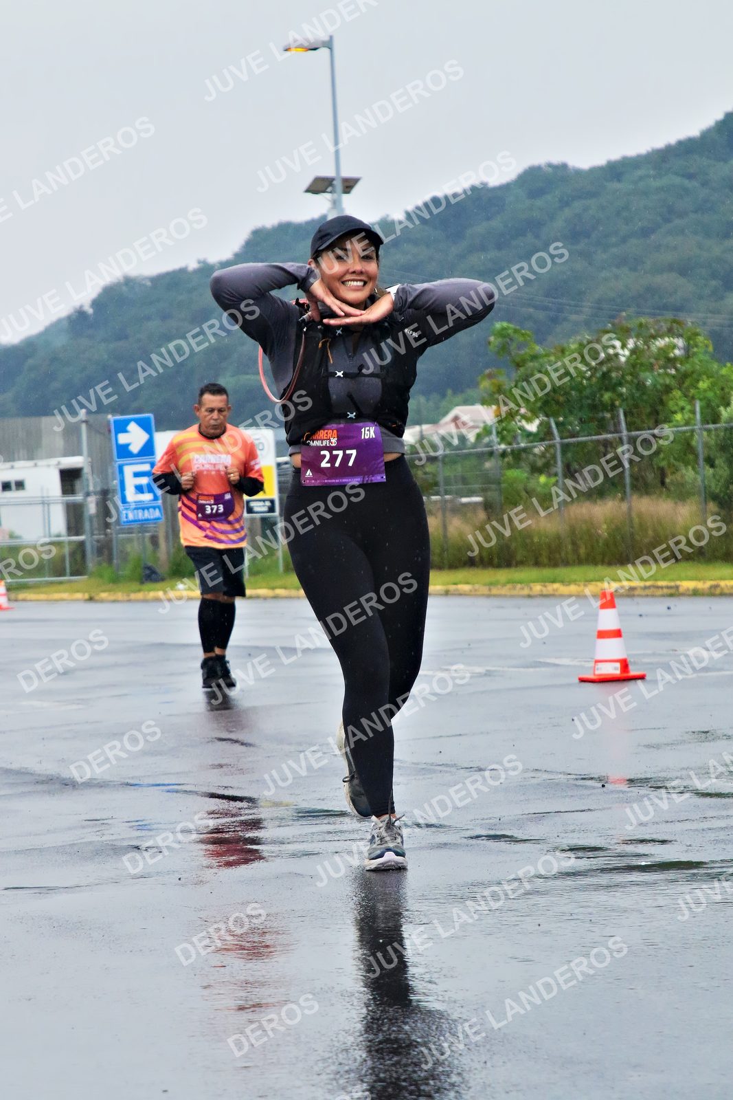 Foto de la CARRERA OMNILIFE GUADALAJARA en Estadio Akron, Zapopan a las 08:08 · dorsal 277, 373