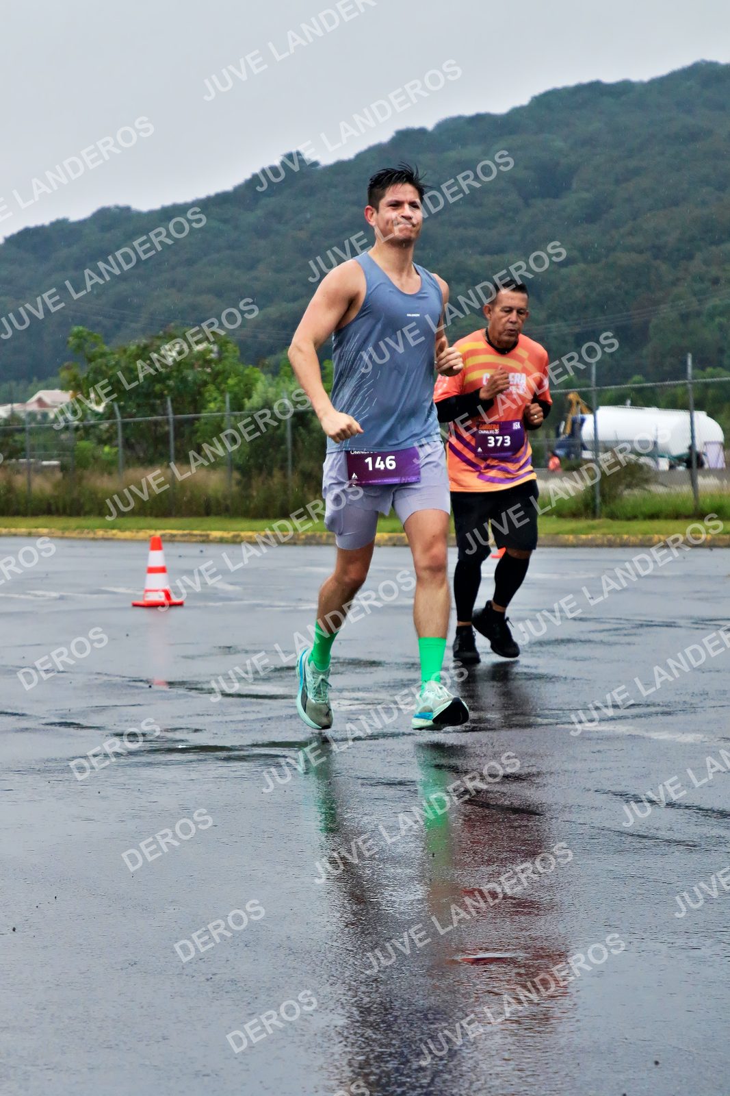 Foto de la CARRERA OMNILIFE GUADALAJARA en Estadio Akron, Zapopan a las 08:08 · dorsal 146, 373