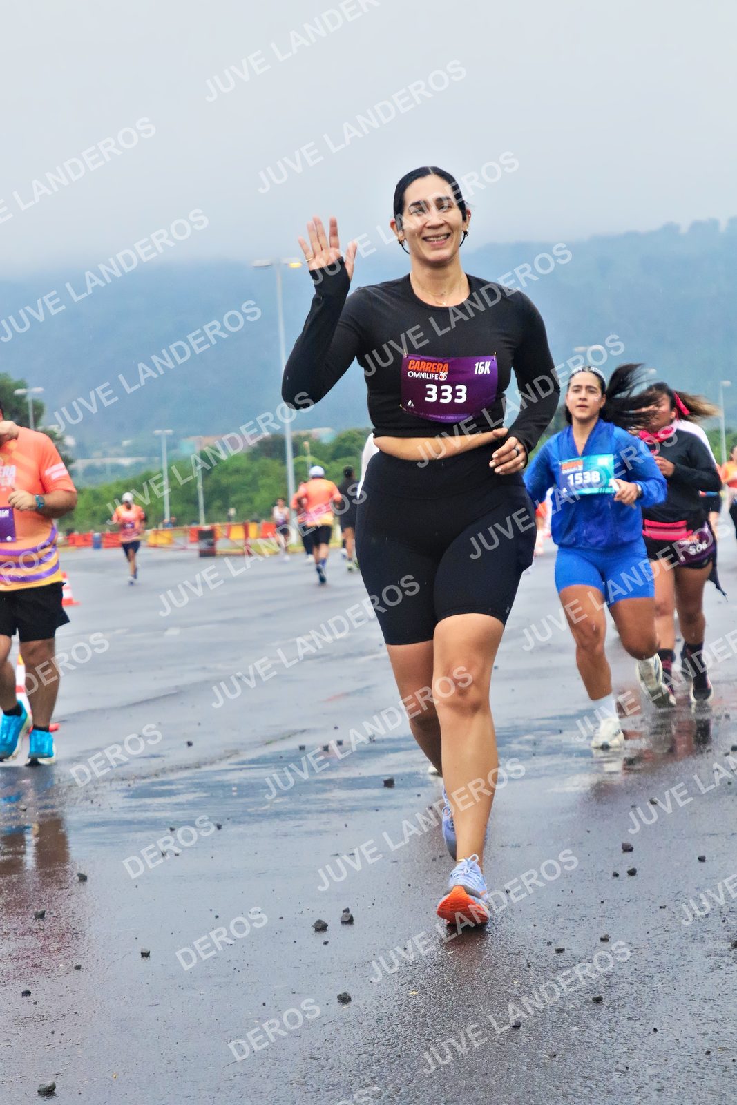 Foto de la CARRERA OMNILIFE GUADALAJARA en Estadio Akron, Zapopan a las 07:45 · dorsal 333, 1538, 506