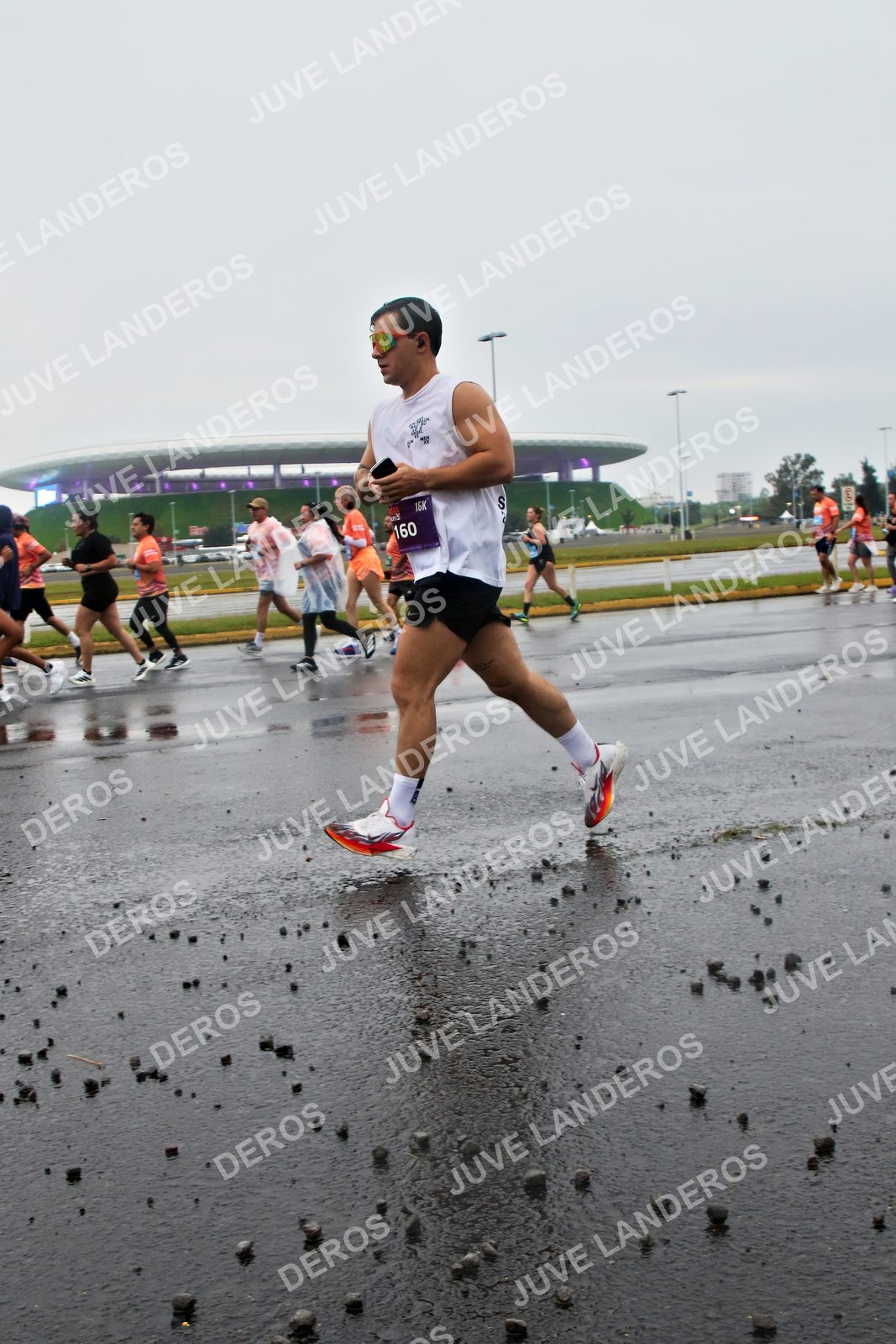 Foto de la CARRERA OMNILIFE GUADALAJARA en Estadio Akron, Zapopan a las 07:26 · dorsal 160
