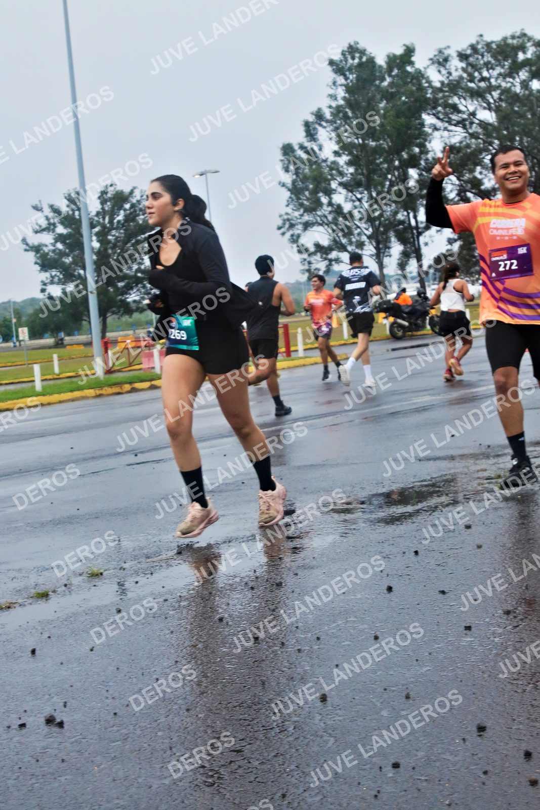 Foto de la CARRERA OMNILIFE GUADALAJARA en Estadio Akron, Zapopan a las 07:40 · dorsal 272, 269
