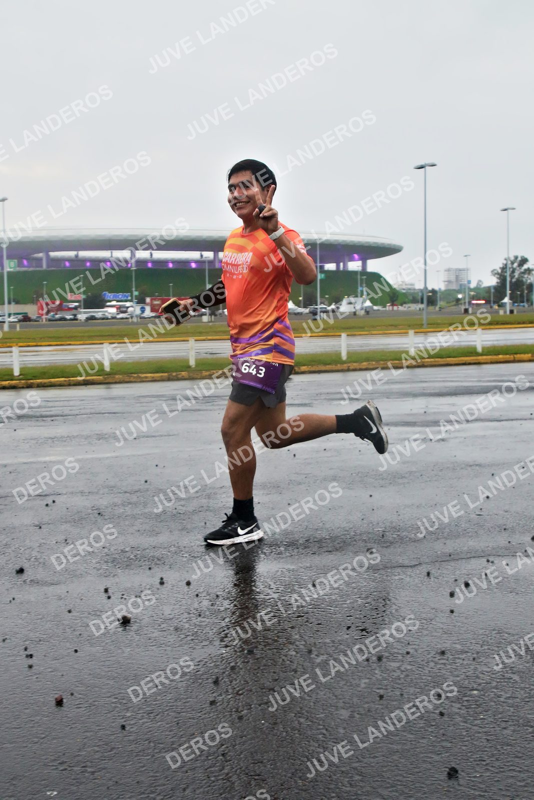 Foto de la CARRERA OMNILIFE GUADALAJARA en Estadio Akron, Zapopan a las 07:22 · dorsal 643