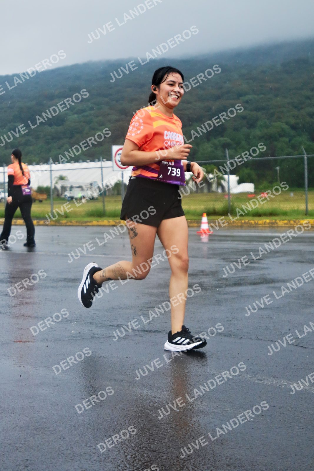 Foto de la CARRERA OMNILIFE GUADALAJARA en Estadio Akron, Zapopan a las 08:01 · dorsal 739