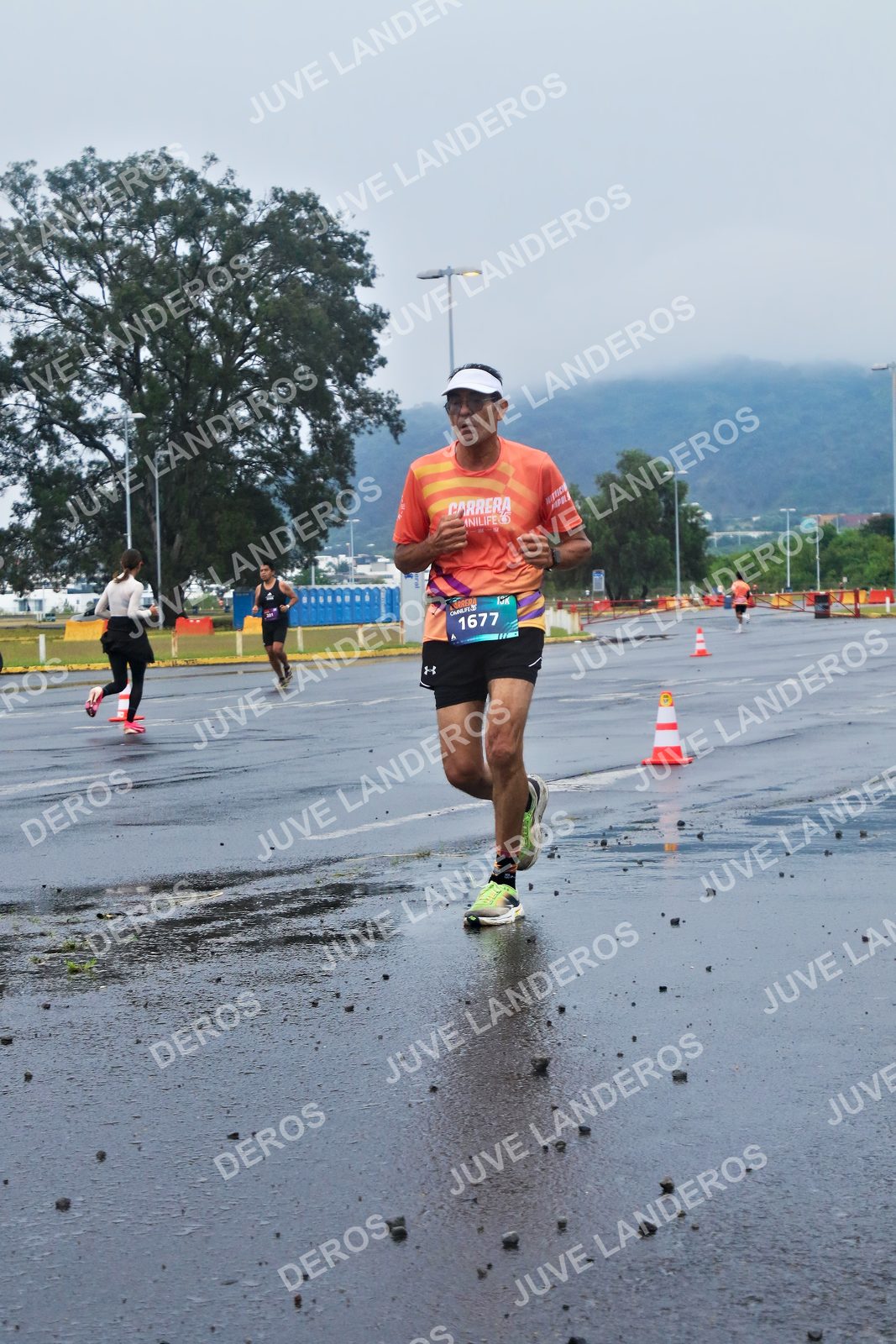 Foto de la CARRERA OMNILIFE GUADALAJARA en Estadio Akron, Zapopan a las 07:36 · dorsal 1677