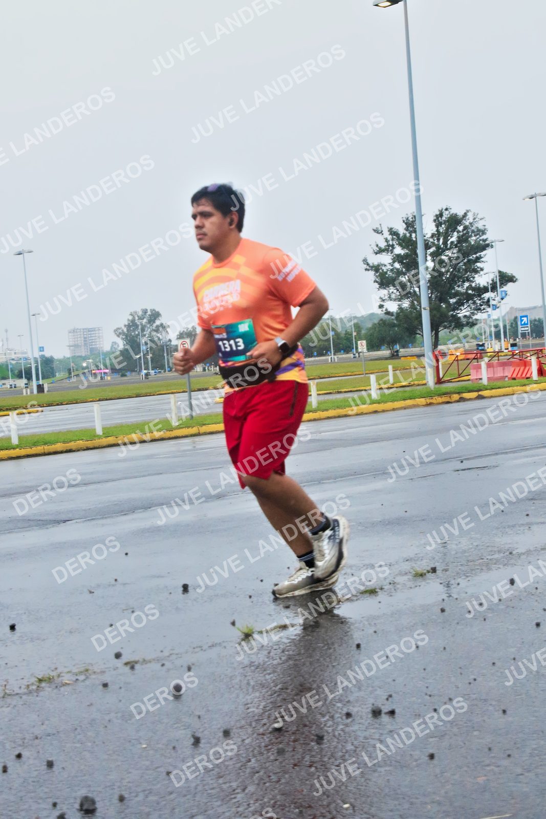 Foto de la CARRERA OMNILIFE GUADALAJARA en Estadio Akron, Zapopan a las 07:47 · dorsal 1313