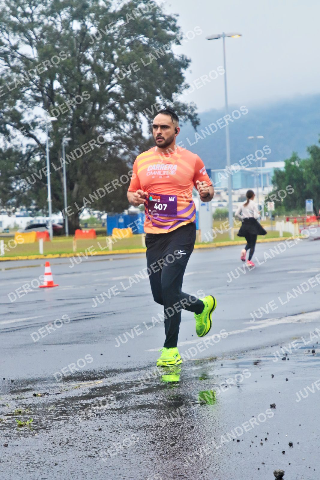 Foto de la CARRERA OMNILIFE GUADALAJARA en Estadio Akron, Zapopan a las 07:36 · dorsal 407